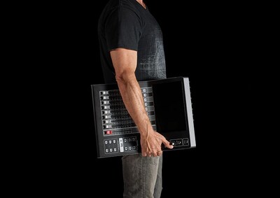 Yamaha Digital Mixing Console DM3: 結(jié)構(gòu)輕巧，便捷性強(qiáng)